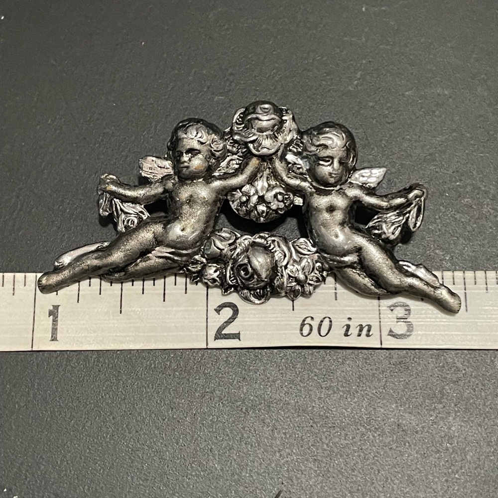 Double Cherub Angel Vintage Brooch Silver Tone Repousse Cupids Flying Babies - Picture 7 of 8